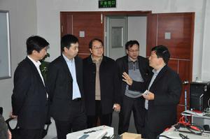 江西省市委書記古小平參觀朗視光電