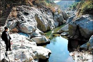 佛岡古冰川遺蹟 佛岡古冰川遺蹟