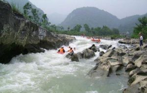 浪石金灘漂流 浪石金灘漂流