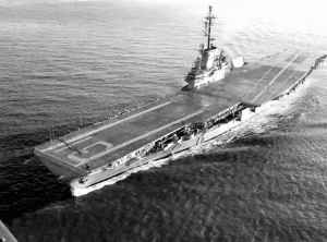 1955年9月15日，剛進行完現代化改裝的“好人理察”號航母在聖迭戈進行試航。