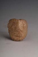 《石雕人面像》