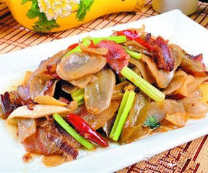 土豆洋蔥炒臘肉 土豆洋蔥炒臘肉