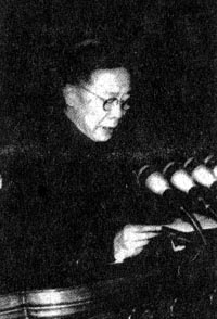 (圖)1960年4月8日陸定一同志在第二屆全國人民代表大會第二次會議上作《教學必須改革》的報告