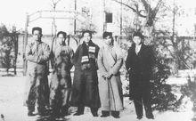 1933年與泉社詩友攝於中法大學孔德學院