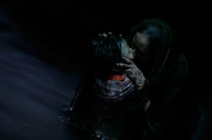 《救命2之怪物》