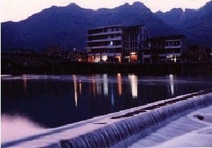 萬壑笙鍾 萬壑笙鍾