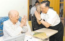 溫家寶看望錢學森