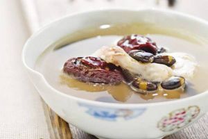 烏豆紅棗魚尾湯 烏豆紅棗魚尾湯