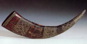 苗族嵌銀花央公央婆牛角杯