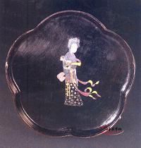 清康熙楚留香嵌螺鈿加金銀片黑漆碟