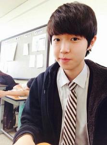 小時候的金在奐