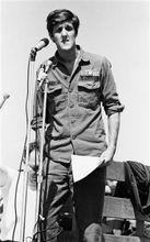 年輕時的約翰·克里