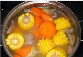 粉葛玉米骨頭湯 粉葛玉米骨頭湯