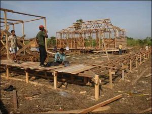 “氣候保衛站”就地取材，都是木結構的建築