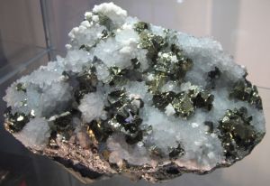 罕見的自然銅結晶體(自然銅與此照片未經許可 盜用必究）