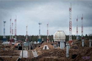 正在建設中的安加拉火箭發射台，位於普列謝茨克航天發射場一角