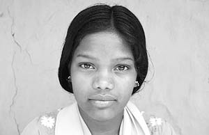 （圖）勇敢抗爭，改變自己命運的卡琳迪現年12歲