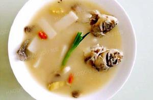 山藥煮鯽魚 山藥煮鯽魚