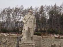 王德泰將軍塑像