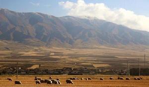 龍首山山丹縣境內中段地貌