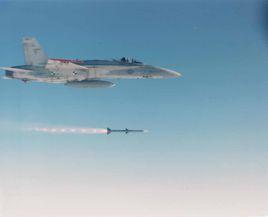 AIM-120“阿姆拉姆”先進中距空空飛彈