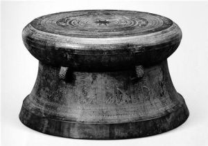 翔鷺紋銅鼓 翔鷺紋銅鼓