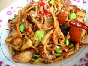 魷魚燜五花 魷魚燜五花