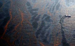 海底漏油回收系統