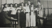 1923年電台播音室