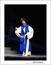 舞台上的周東亮