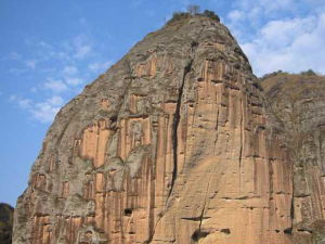 龍膽赤壁 龍膽赤壁