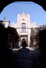 倉門口教堂庭院