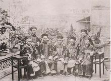 陳蘭彬與同僚合影