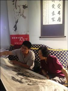 和徐悲鴻夫人廖靜文在一起