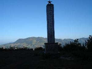 （圖）英雄紀念碑 