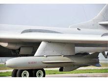 掛載KD63空地飛彈的轟-6D