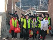 志願者及村落的照片