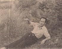 榮志洲模擬巴伯墜落時情況