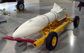 （圖）美國早期使用核子彈頭的空對空火箭AIR-2A