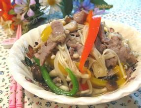 牛肉金針菇菜椒絲 牛肉金針菇菜椒絲
