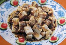 陳松如烹飪菜餚 涼伴兔丁