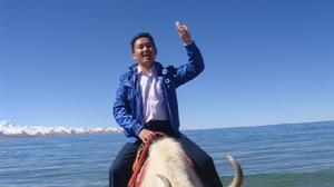 2009年9月,在西藏納木錯。