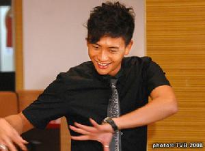 《野蠻師奶大戰戈師奶》