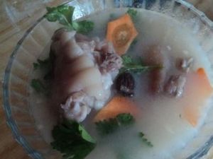 淡菜百合豬蹄湯 淡菜百合豬蹄湯