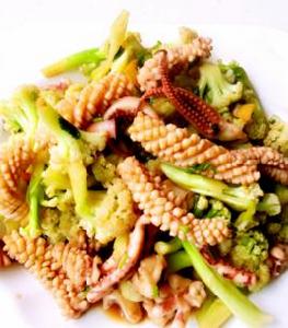 魷魚炒花菜