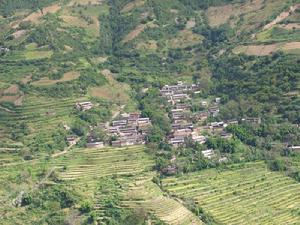 阿利地上村 阿利地上村