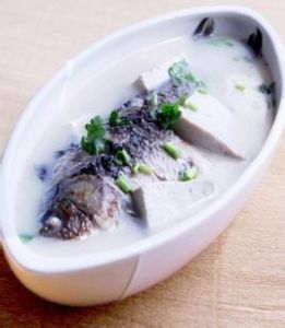 紅棗燉鯽魚 紅棗燉鯽魚