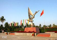 湛江海濱公園【揚帆博浪】雕塑，原型張小冬