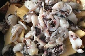 冬筍炒墨魚 冬筍炒墨魚