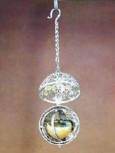 銀制鏤空香薰球 銀制鏤空香薰球